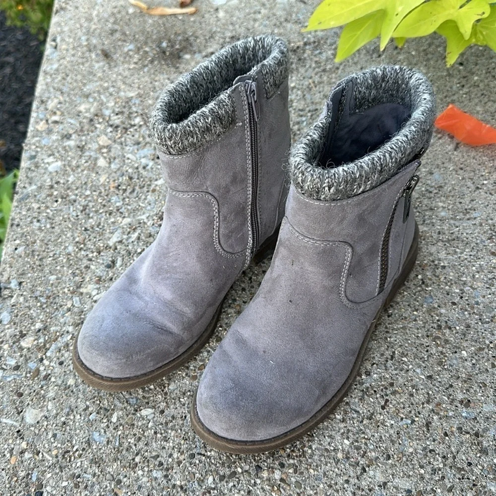 Natural Reflections grey booties women’s size 7